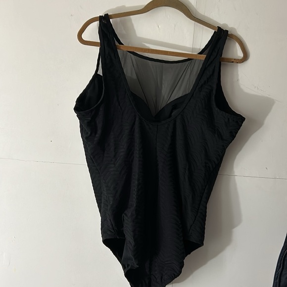 Longitude - Picture 4 of 12